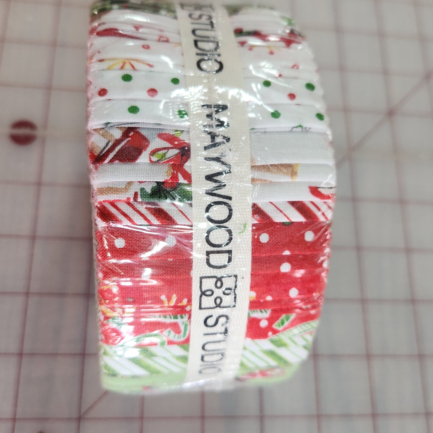 All The Trimmings Jelly Roll by Maywood Studios, ST-MASALT