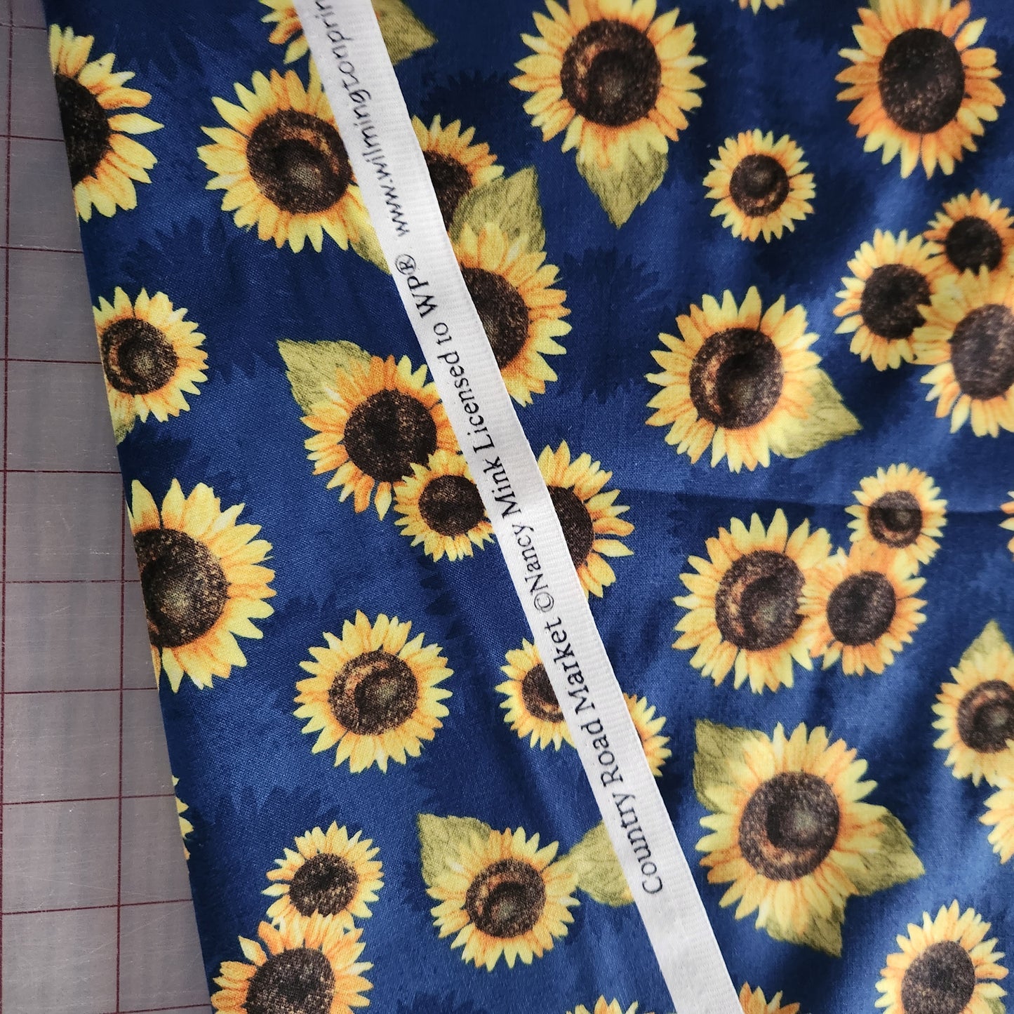 Blue Sunflower Toss, Wilmington Prints, 33841-459